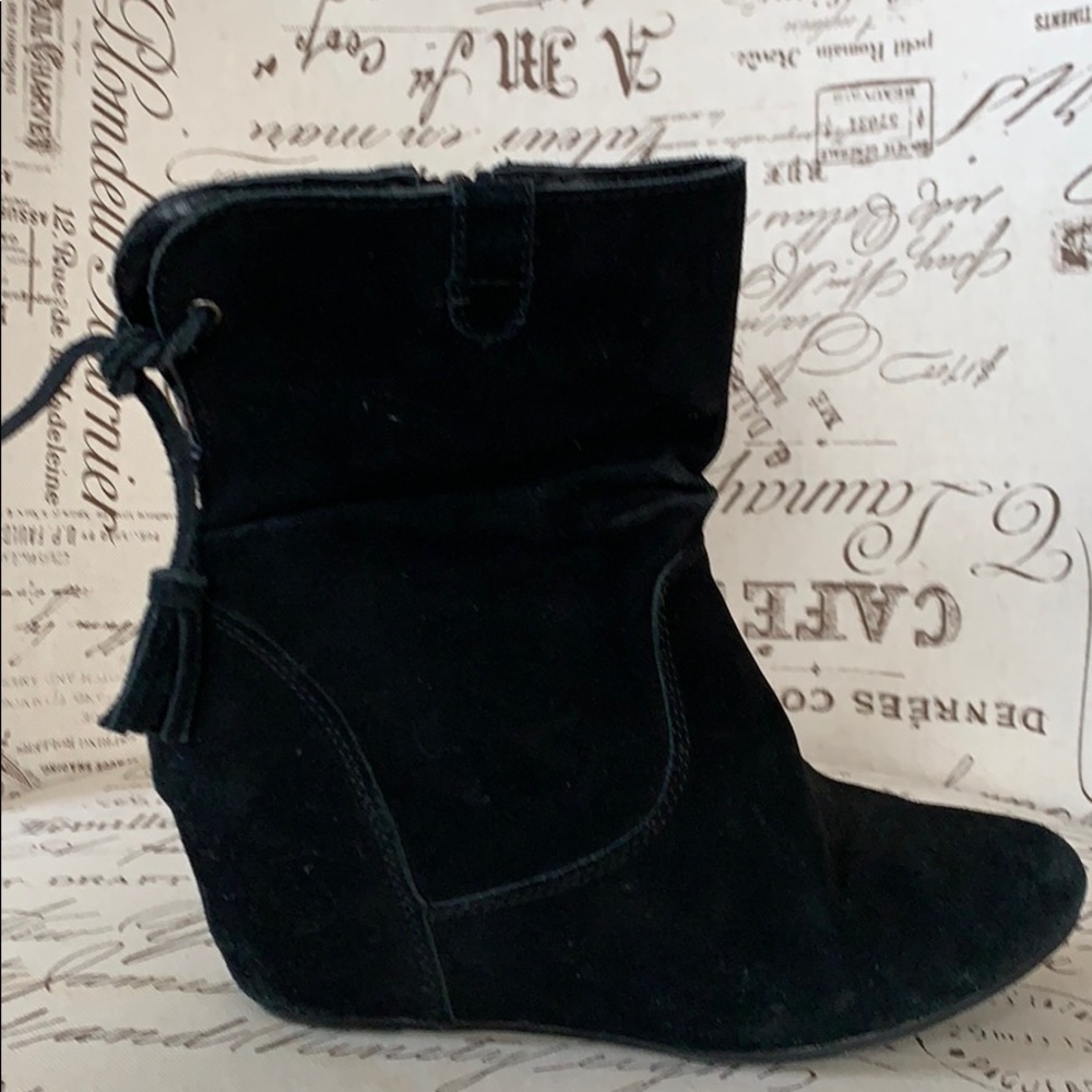 Black boots